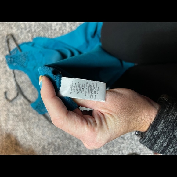 Express zip up tank top- small - Picture 5 of 6